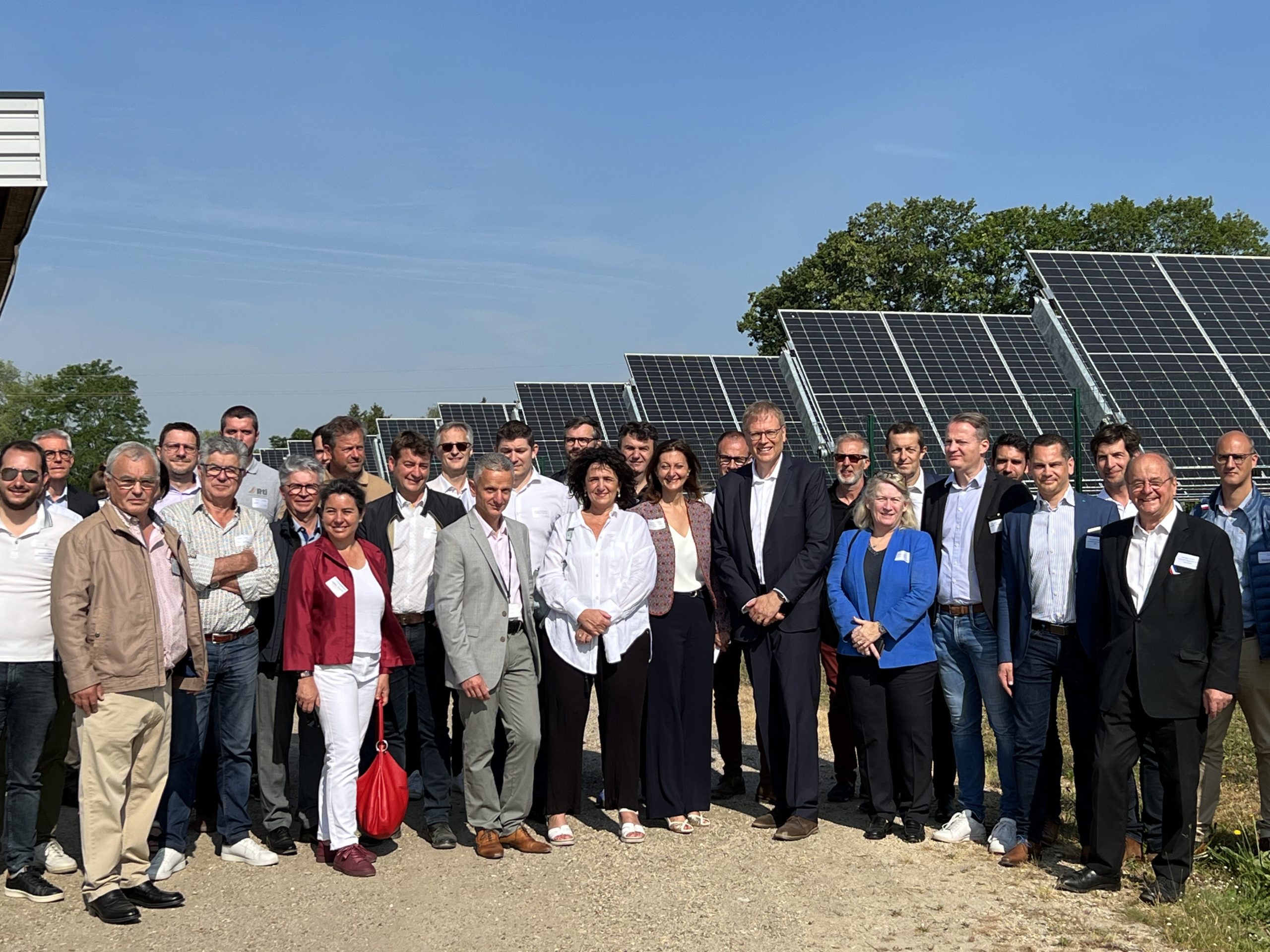You are currently viewing L’inauguration de la centrale solaire de DEMGY Normandie le vendredi 9 juin 2023, marque une étape importante dans le développement de TEAMsun sur le marché de l’autoconsommation photovoltaïque dans le monde de l’industrie 4.0
